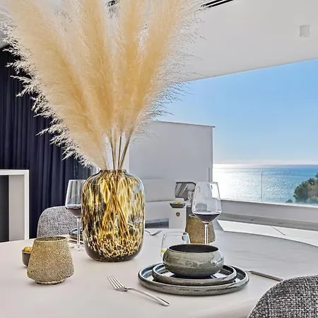 Stunning Luxurious Apartment. Apartment *