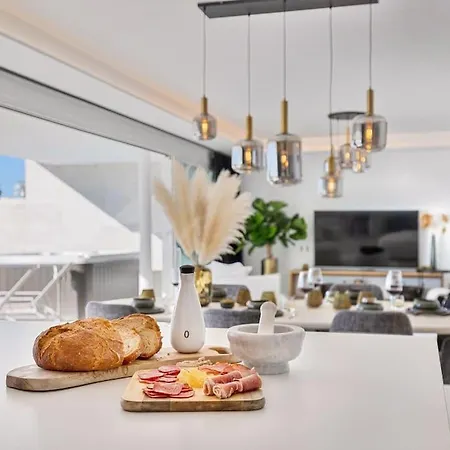 Apartment Stunning Luxurious Apartment. Malaga