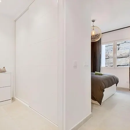 Apartment Stunning Luxurious Apartment. *
